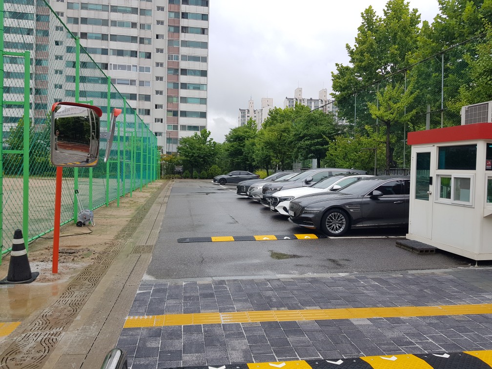 토월초등학교 주차장 2