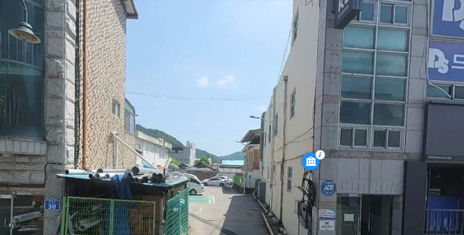 장강 앞 주차장 1