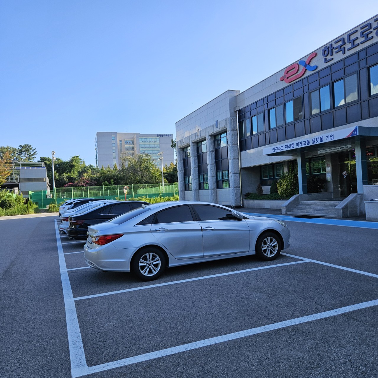 한국도로공사 광주지사 주차장 2