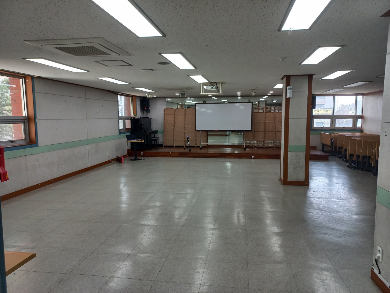 우만종합사회복지관 강당 1