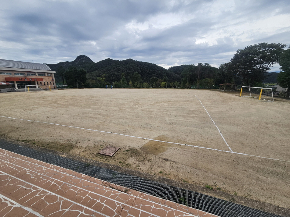 공근중학교 운동장 1