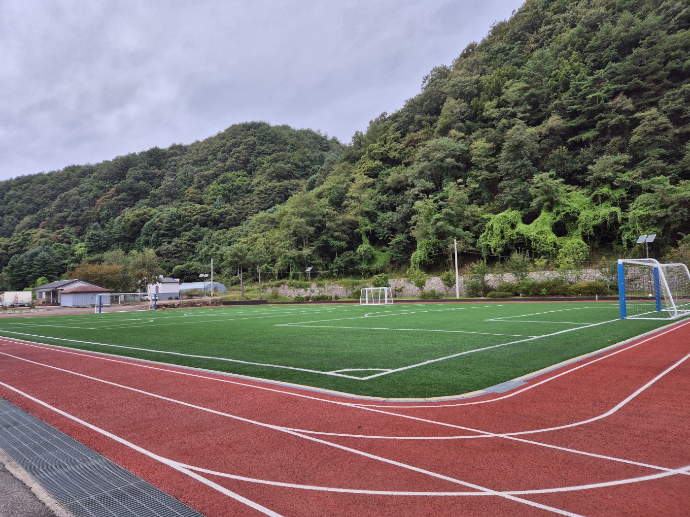 방산중학교 운동장 1