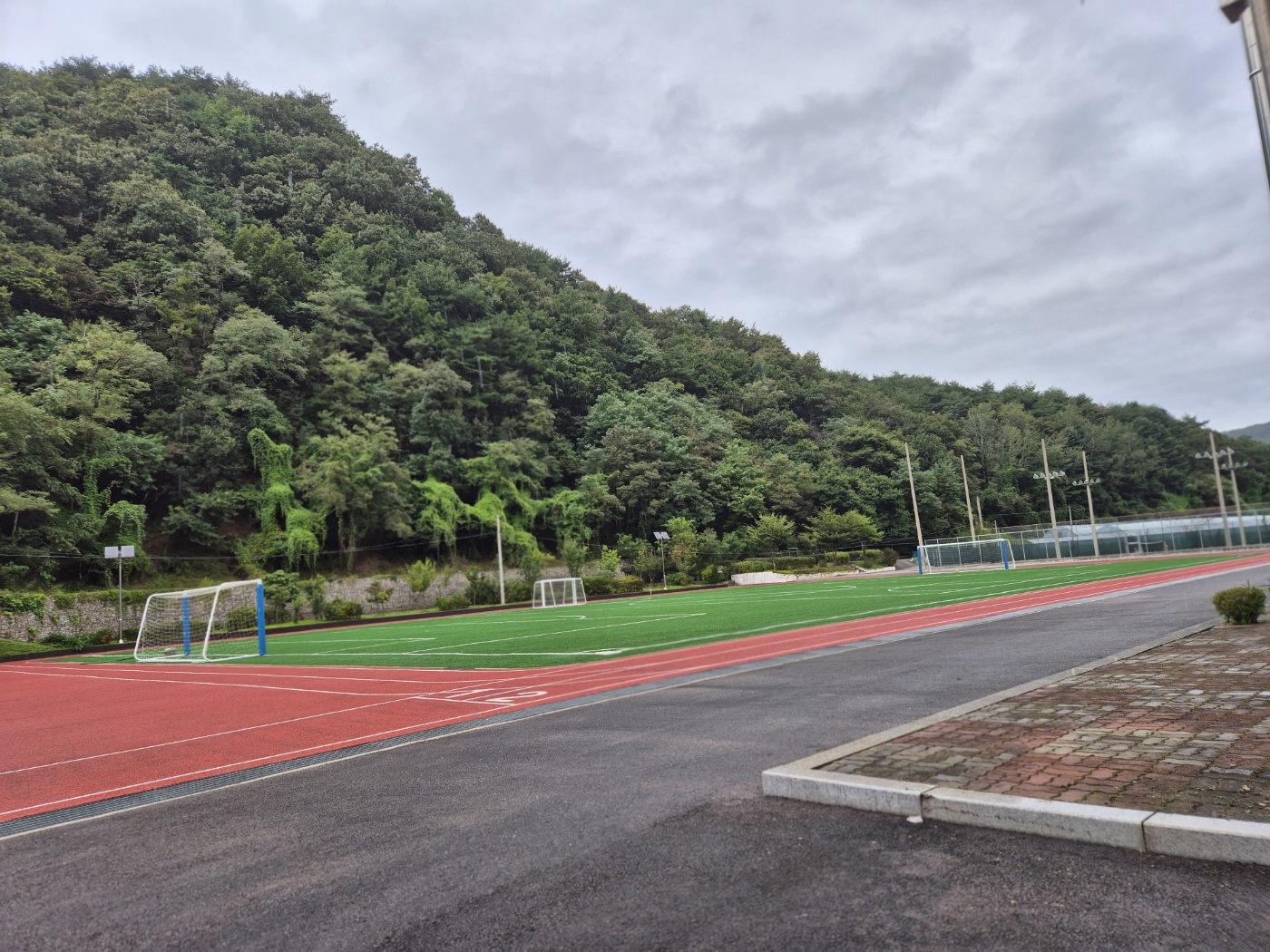 방산중학교 운동장 2