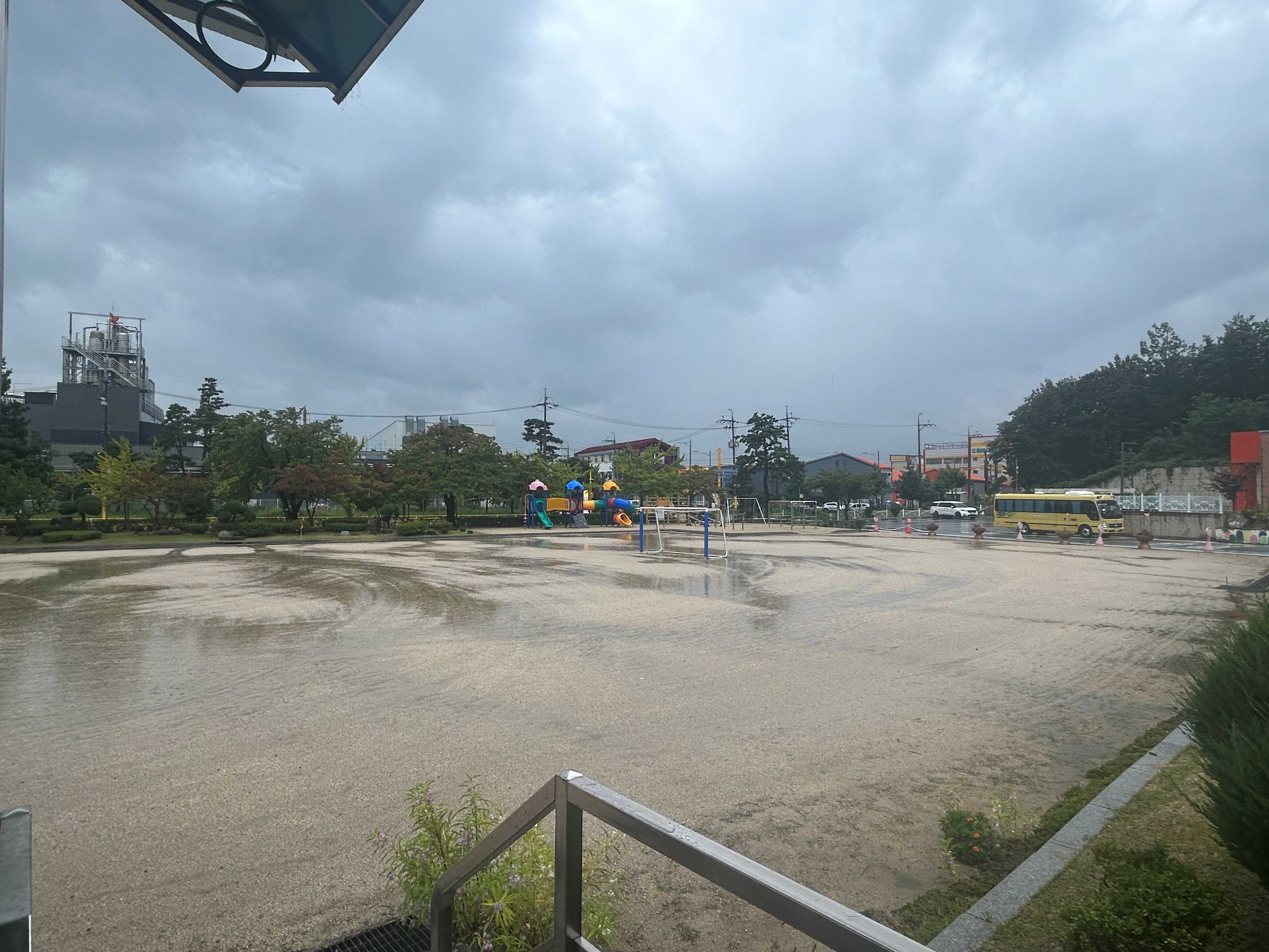 죽왕초등학교 운동장 1