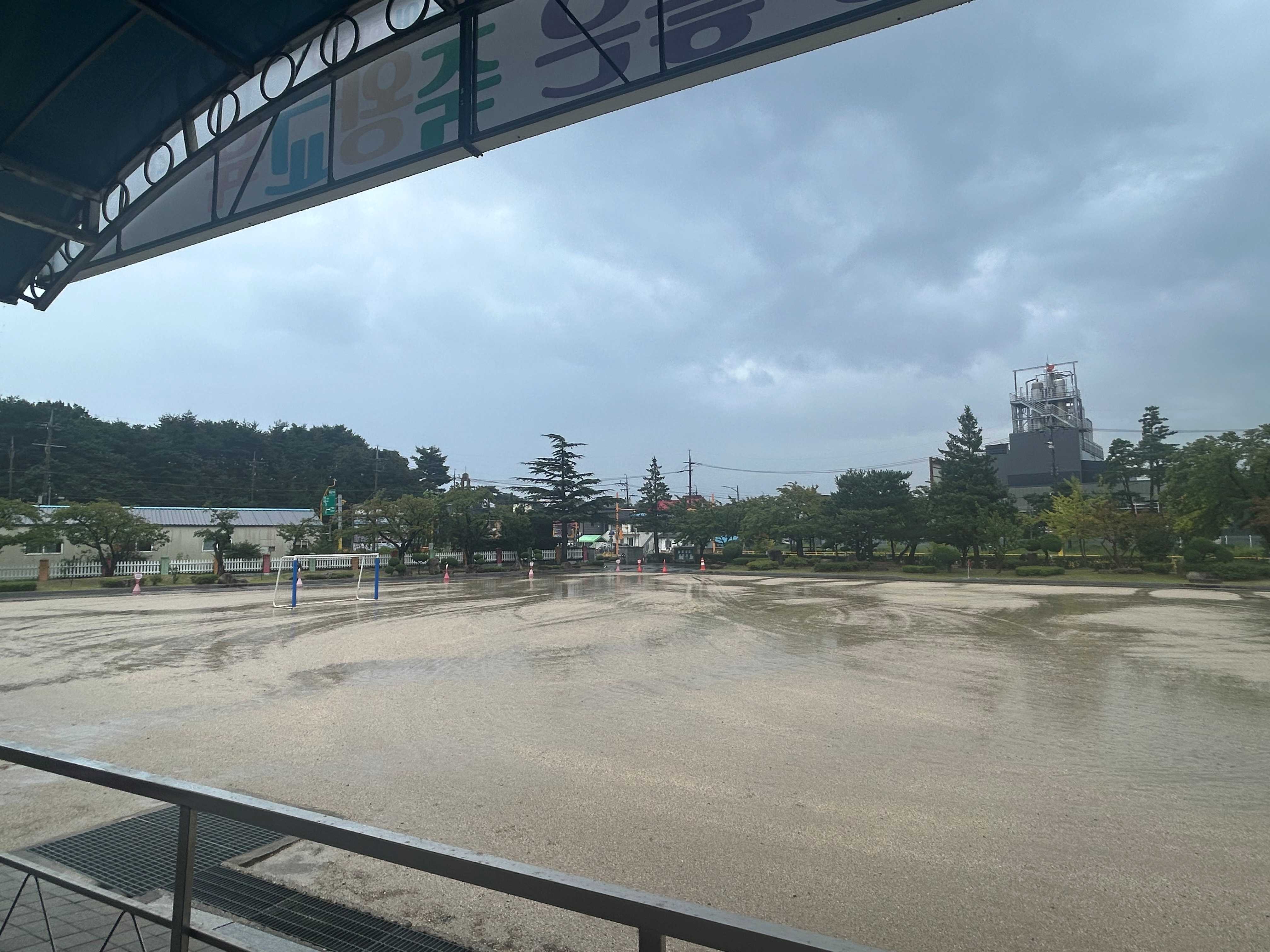 죽왕초등학교 운동장 2