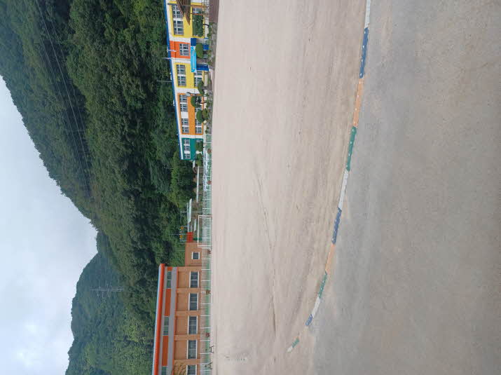 예미초등학교 운동장 3