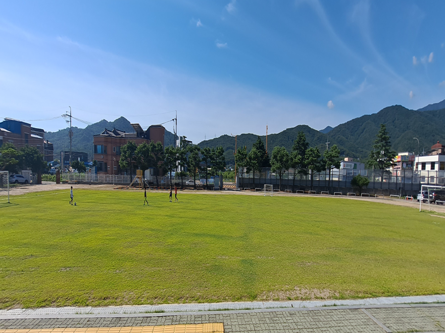 온정초등학교 운동장 1