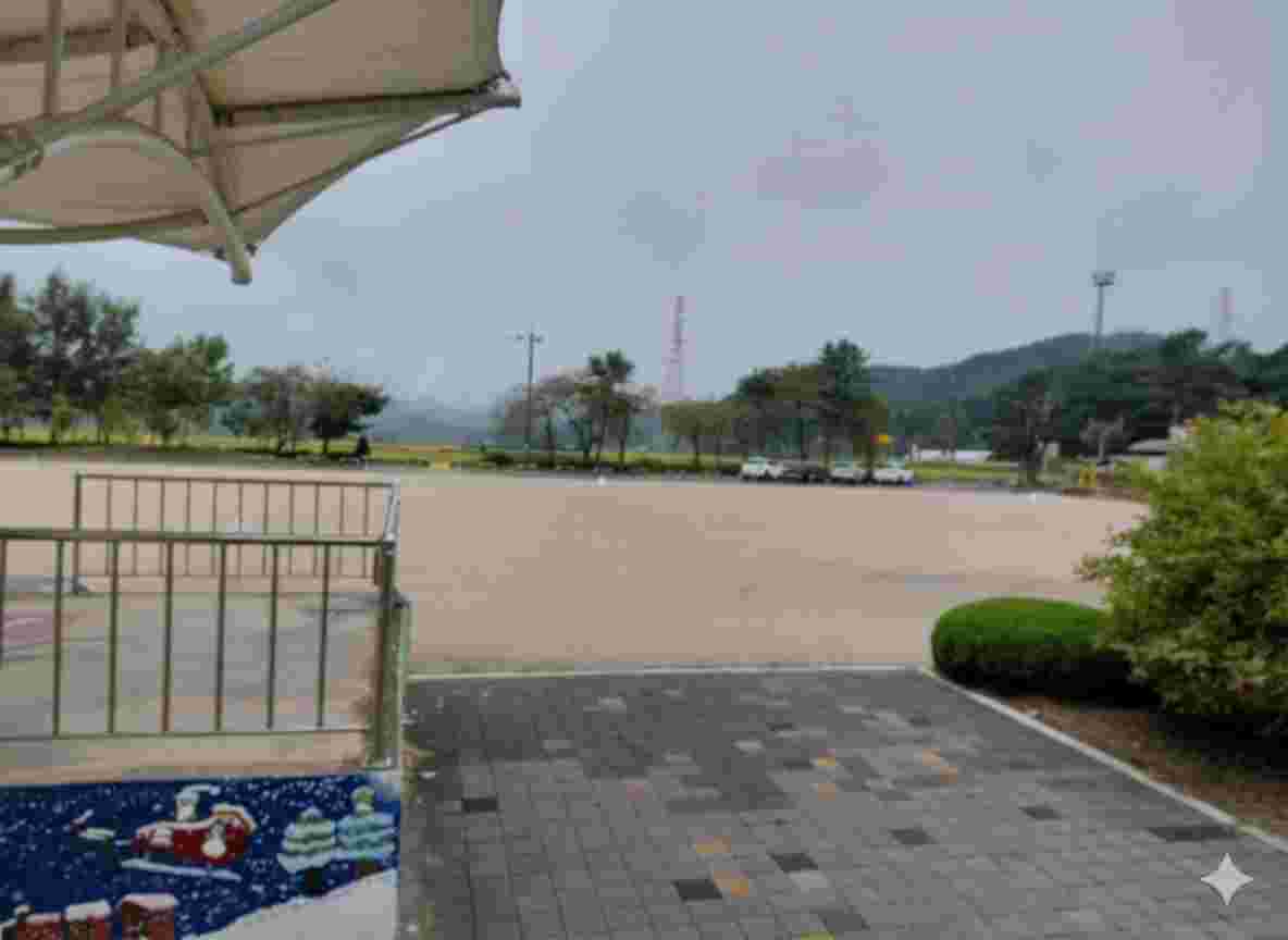 수백초등학교 운동장 및 주차장
