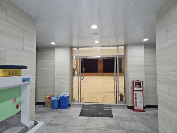 정라초등학교 체육관 4