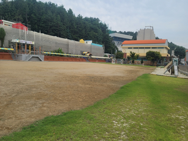 호산초등학교 운동장 1