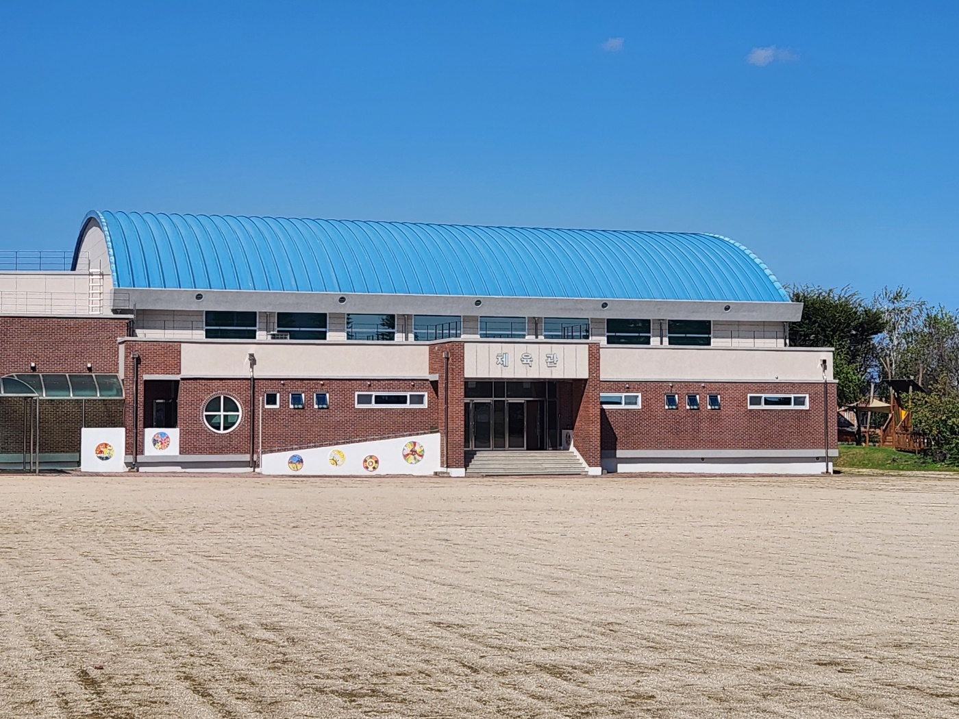 철원초등학교 체육관 1