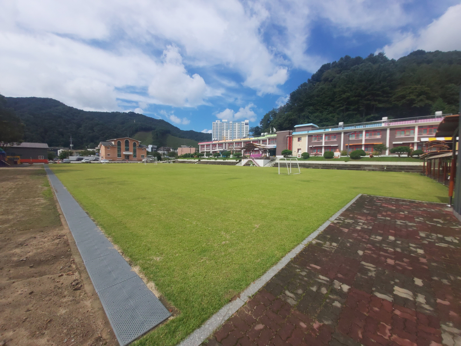 천연잔디운동장 1