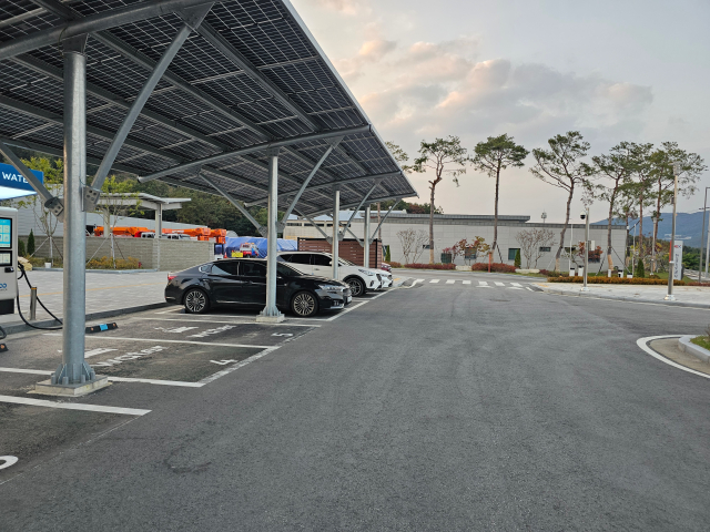 한국도로공사 용인지사 주차장 1