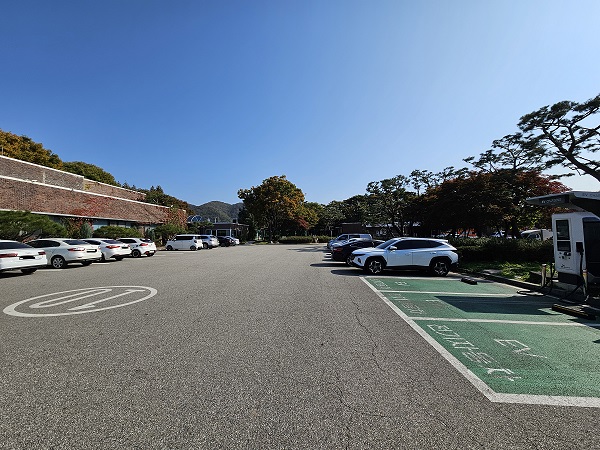 한국도로공사 경기광주지사 주차장 1