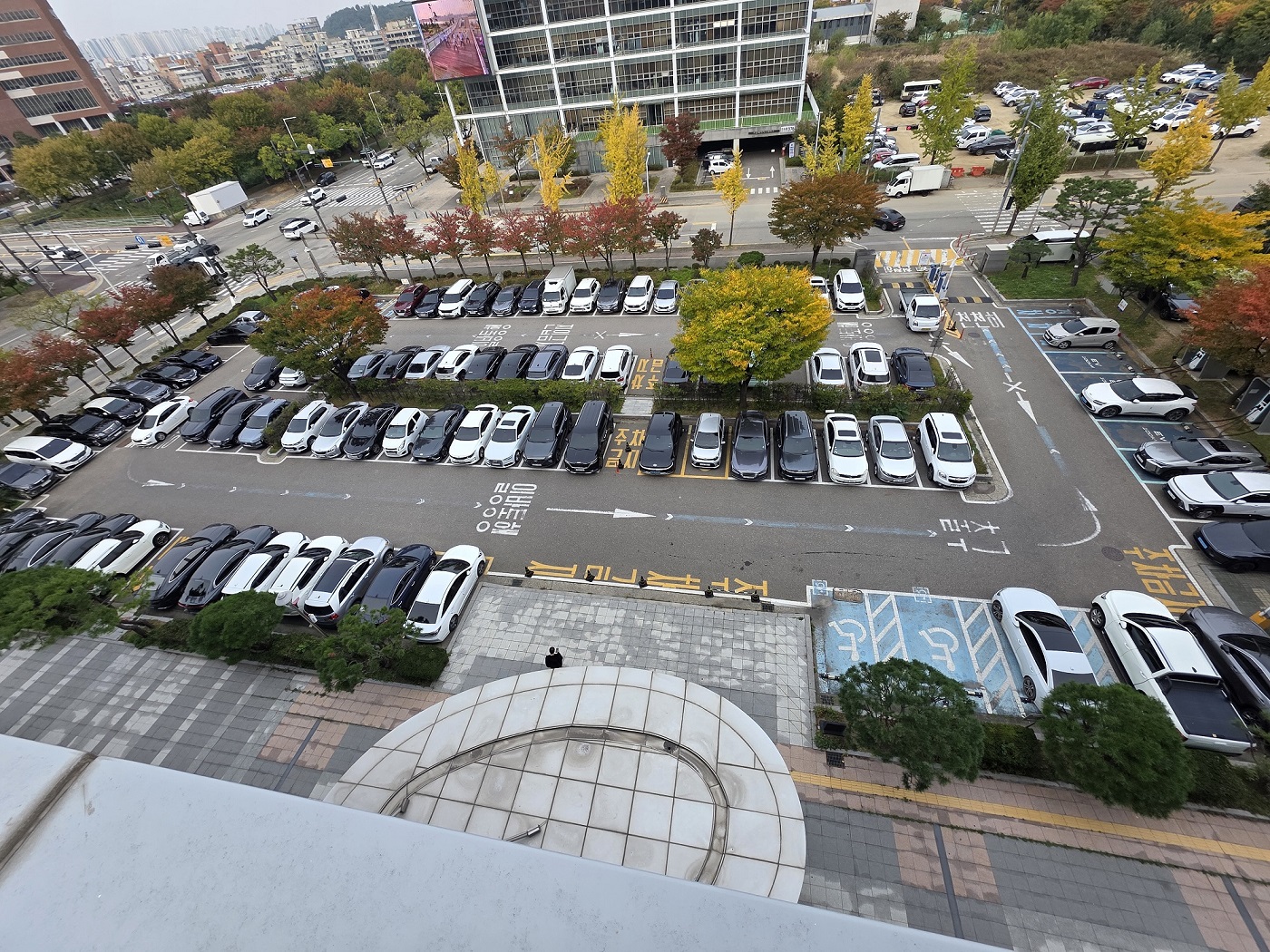 주차장 1
