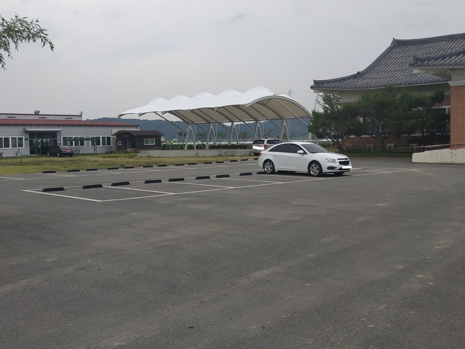 고서문예회관 본관앞…