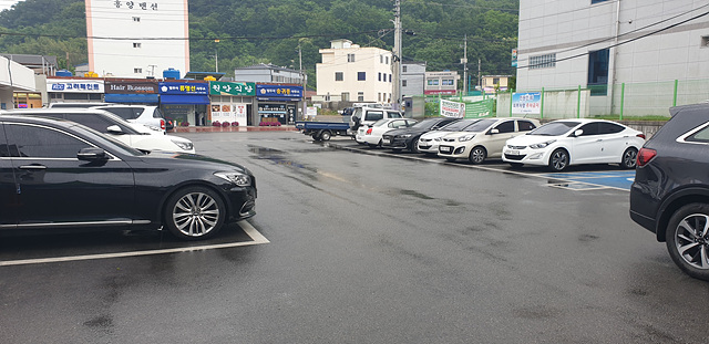 고흥읍사무소 본관앞…