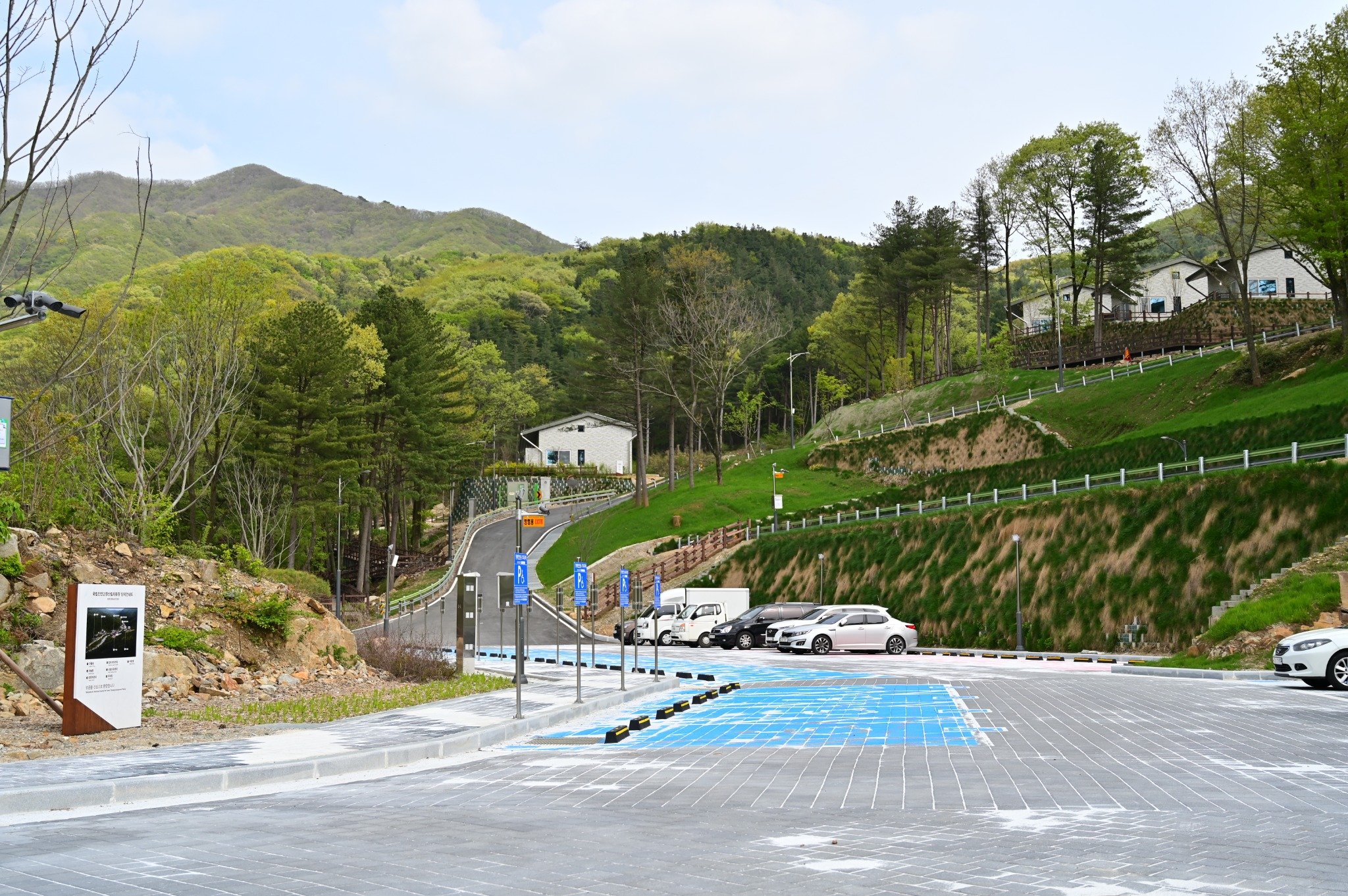 한국산림복지진흥원 국립진안고원산림치유원 통합주차장 2