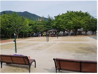 월곡근린공원 배드민턴장 1