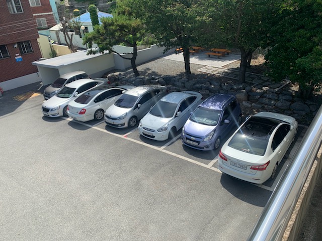 경남남부세관 본관옆…