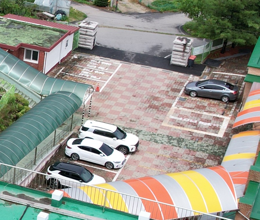 청성초등학교 주차장 2