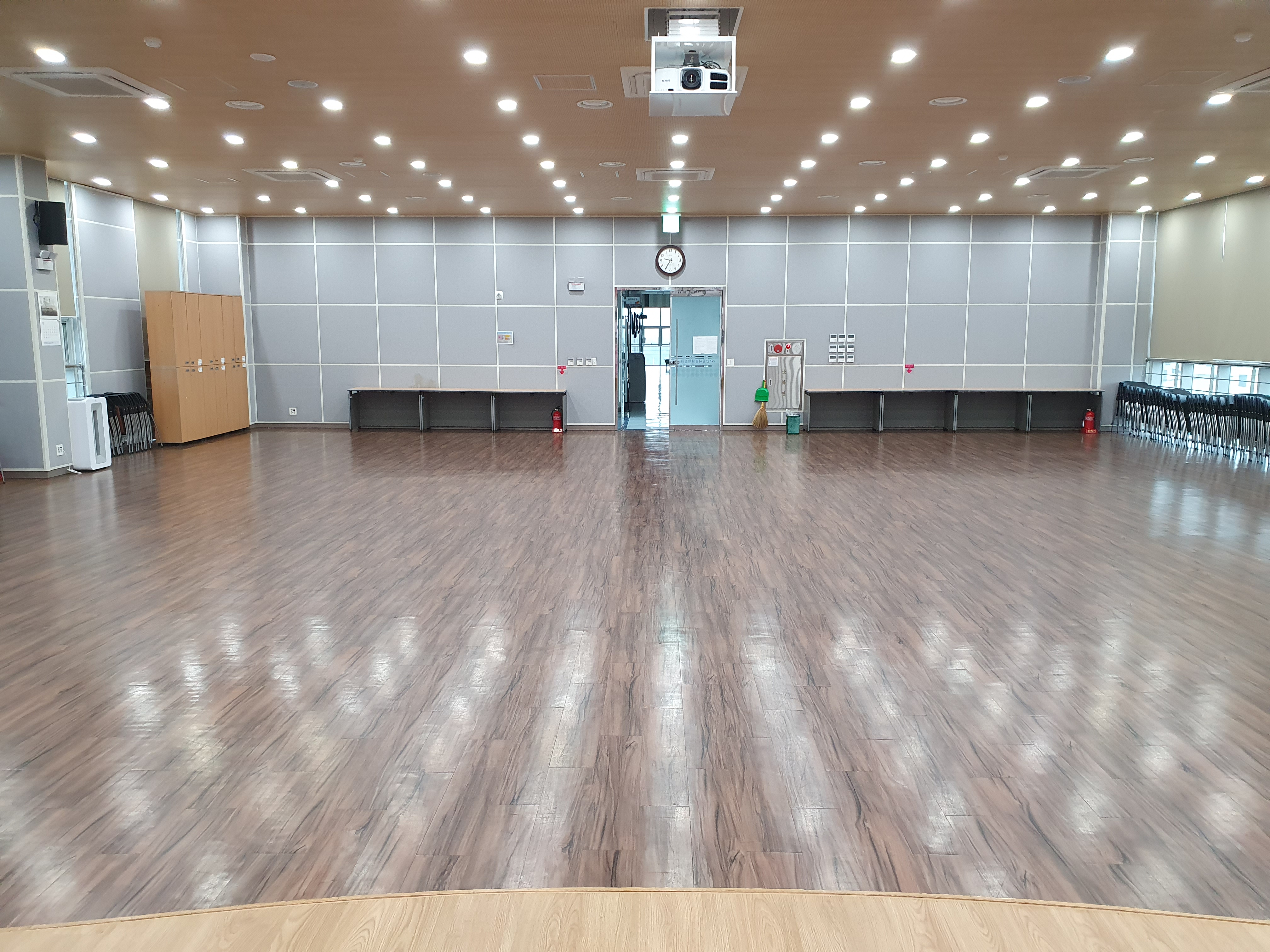 평생학습관 본관 4층 대강당 2