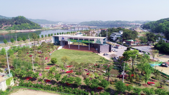 남부지방산림청 청사 내 1