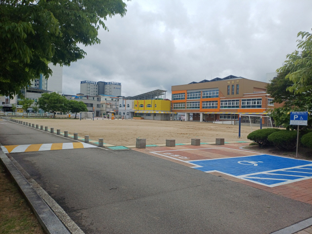 이수초등학교 운동장 1