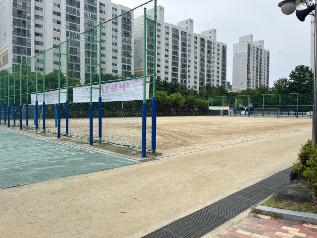 청주하이텍고등학교 운동장 1