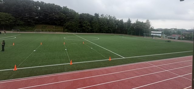 덕산중학교 운동장 1