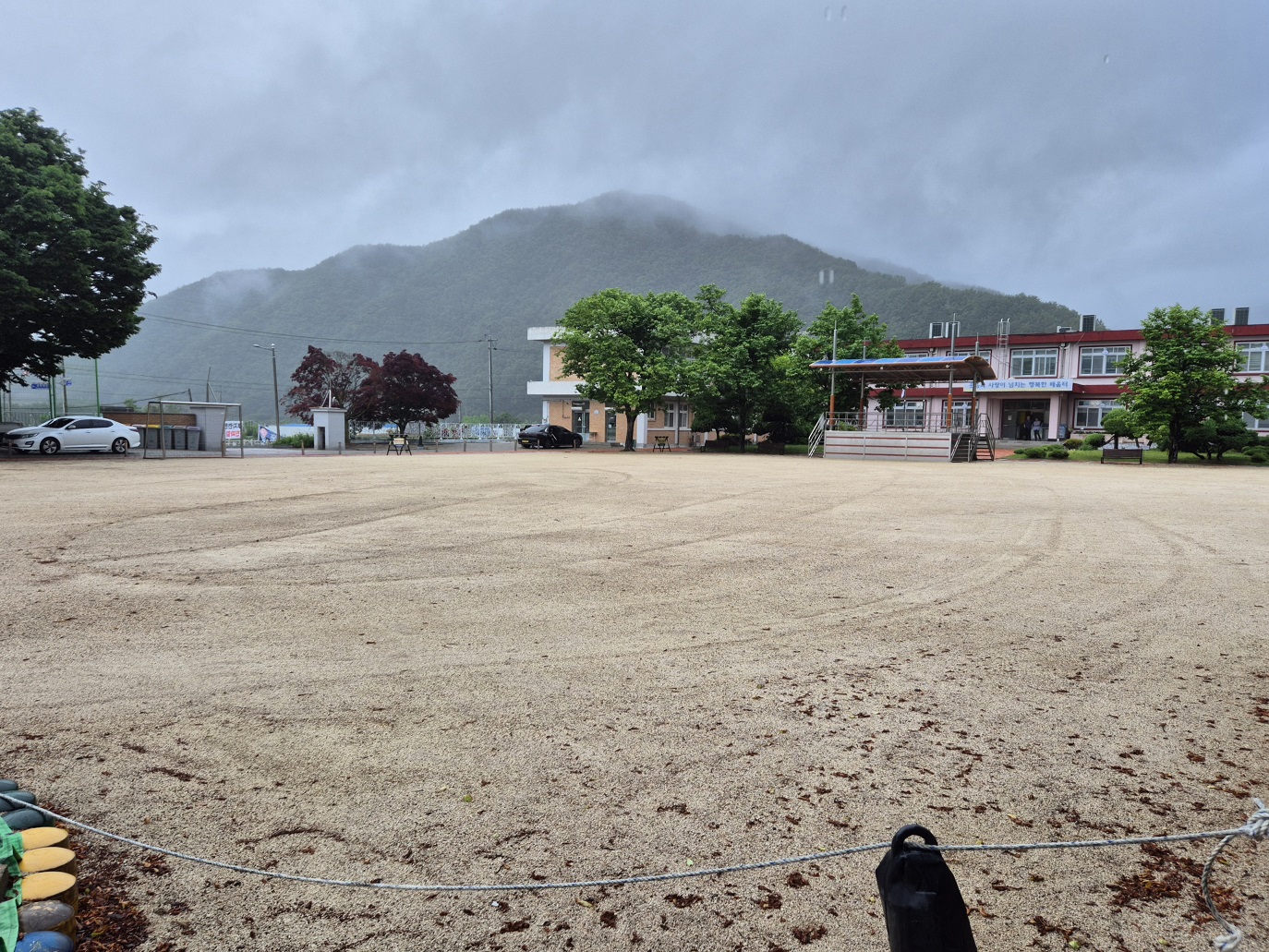 용화초등학교 운동장 1