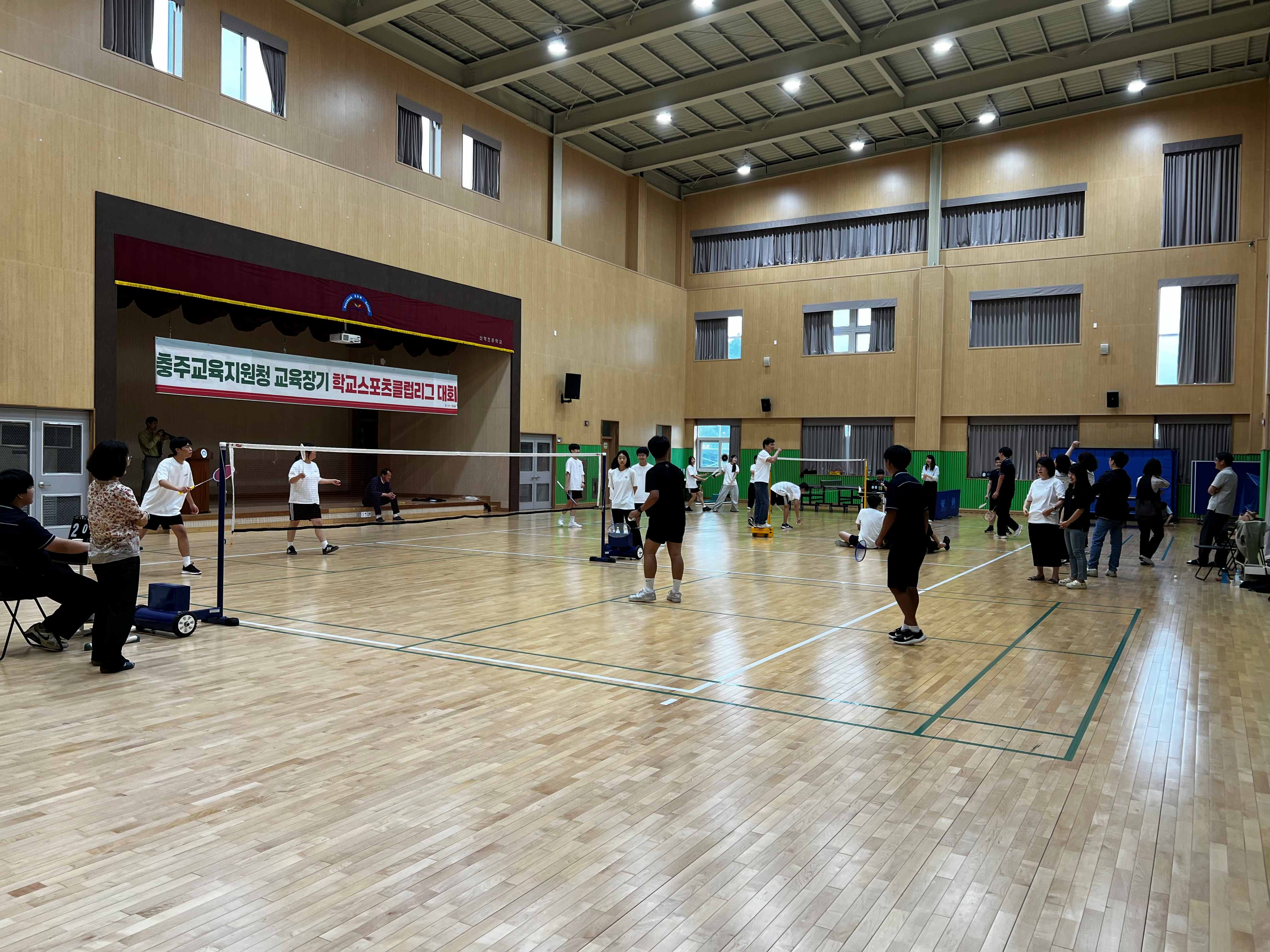 산척초중학교 체육관(강당) 1