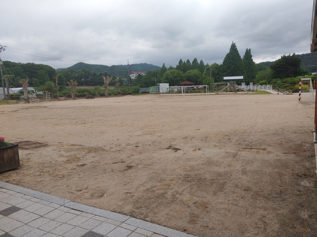 금구초등학교 운동장 1