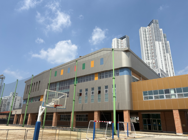 청주중학교 강당 1