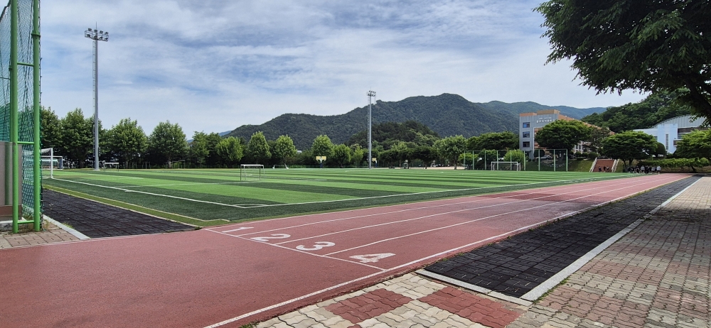 충주상업고등학교 운동장 1