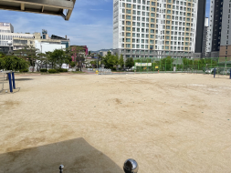 덕벌초등학교 운동장 2