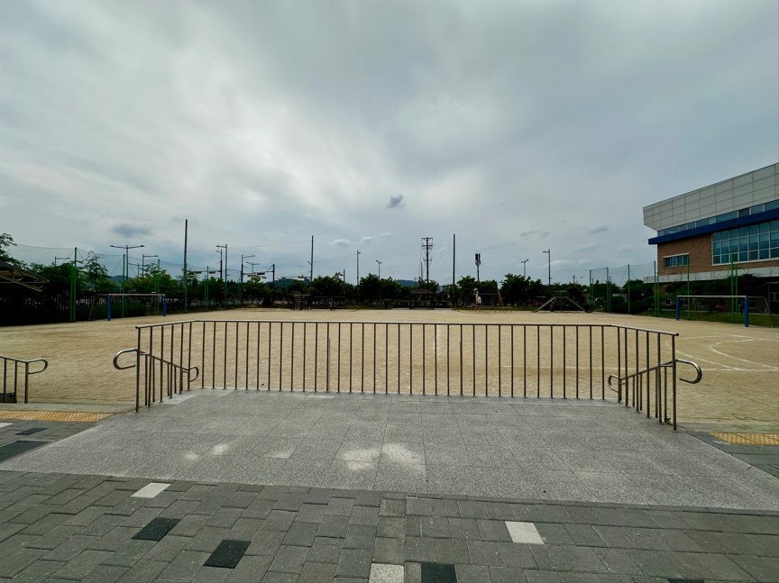 단재초등학교 운동장 1