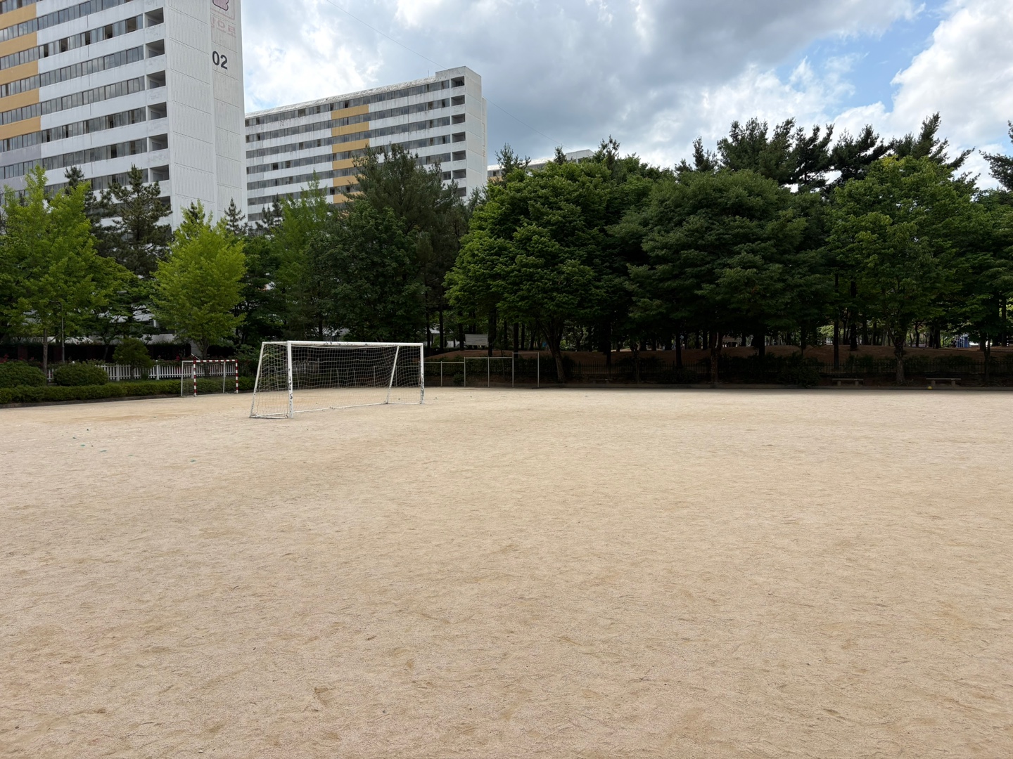 탄금중학교 운동장 1