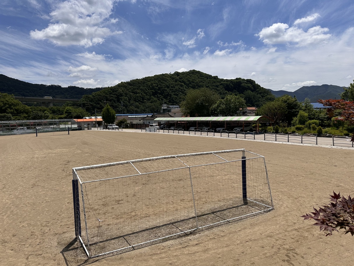회인중학교 운동장 2