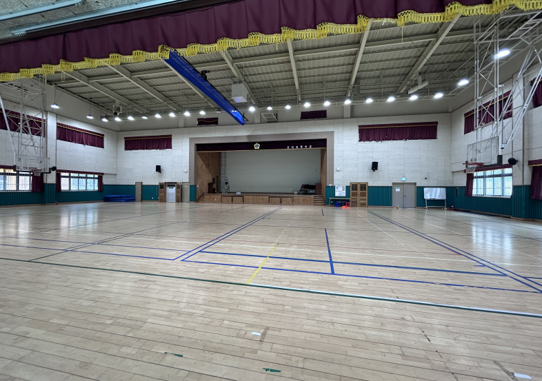 운천초등학교 강당 1