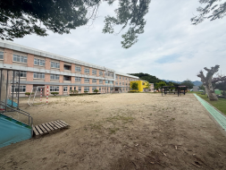 충주혜성학교 운동장 2