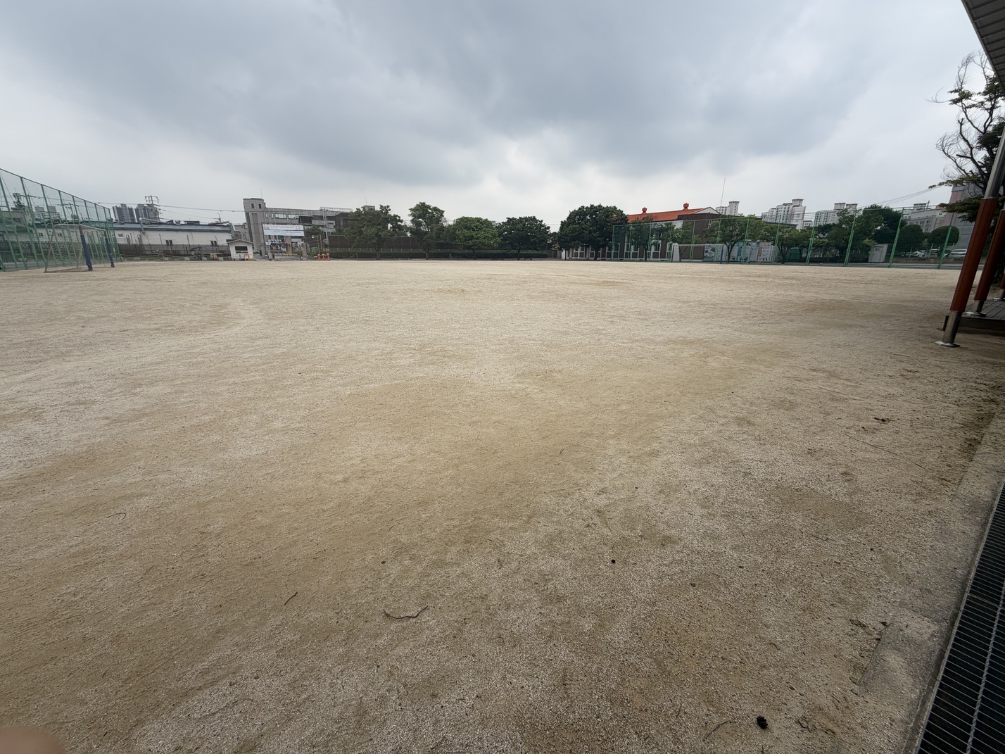 충북상업정보고등학교 운동장 1