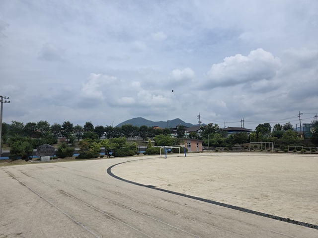 이원초등학교 운동장 2