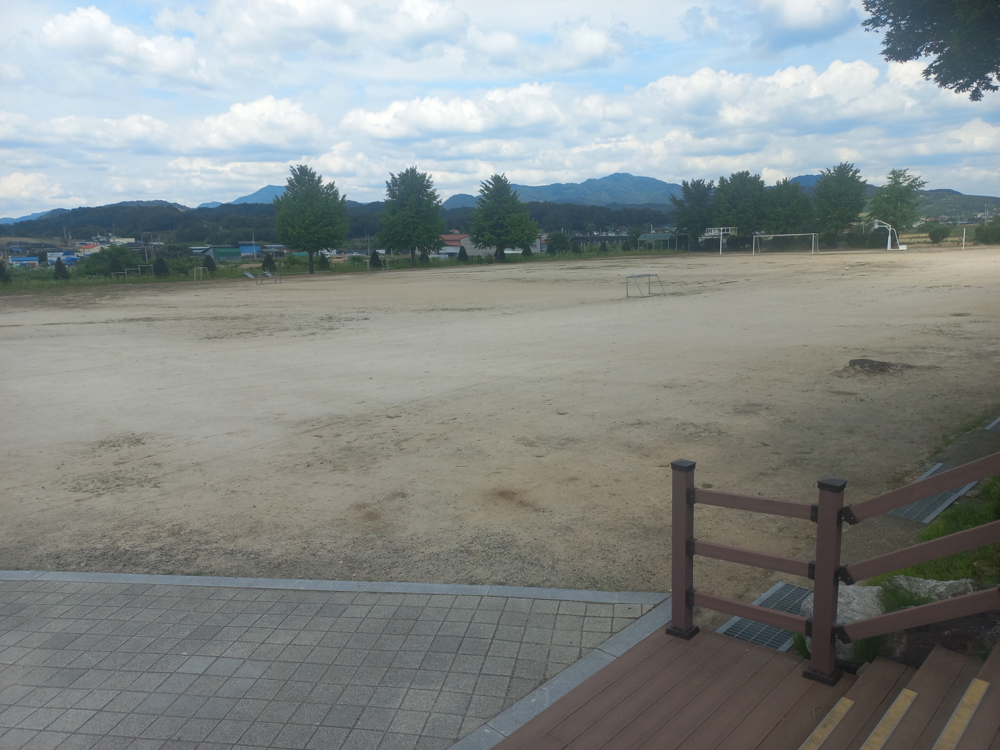 중원중학교 운동장 1