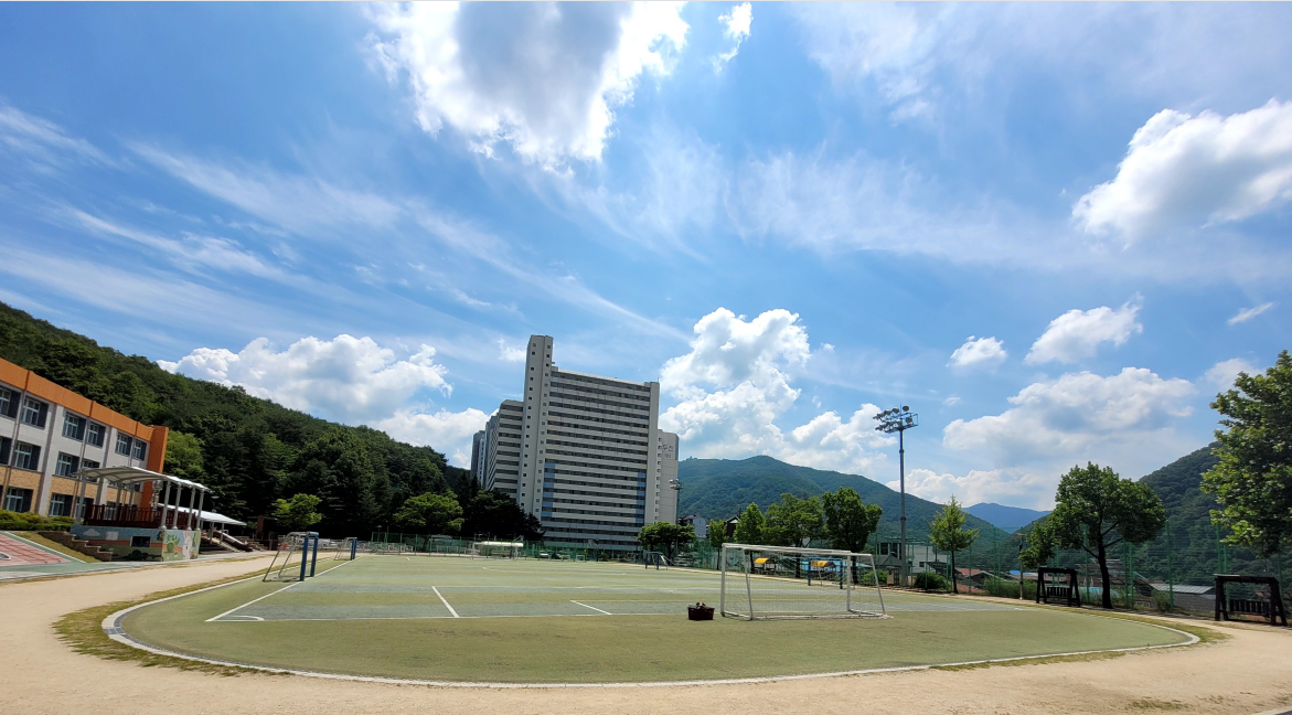 상진초등학교 운동장 1