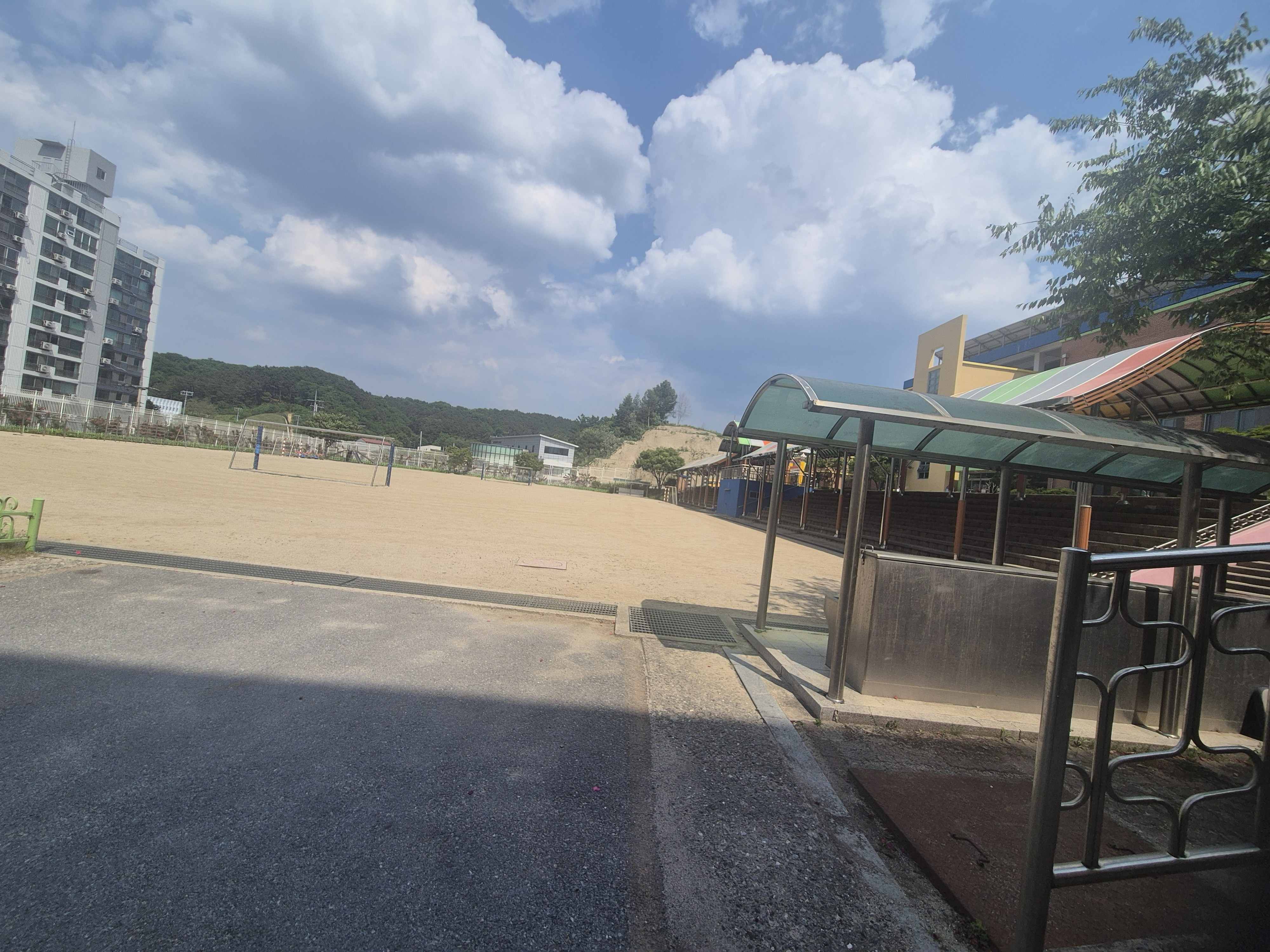 운동장 1