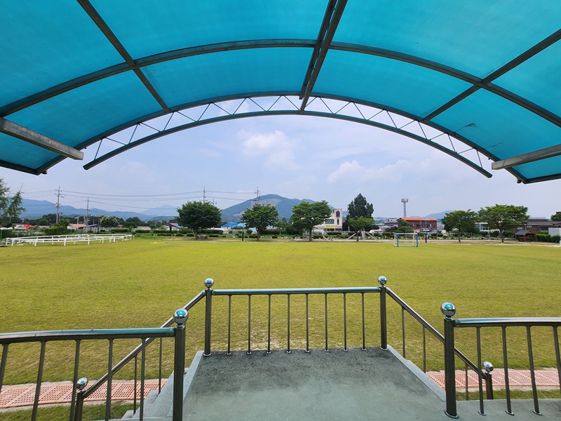 용원초등학교 운동장 2
