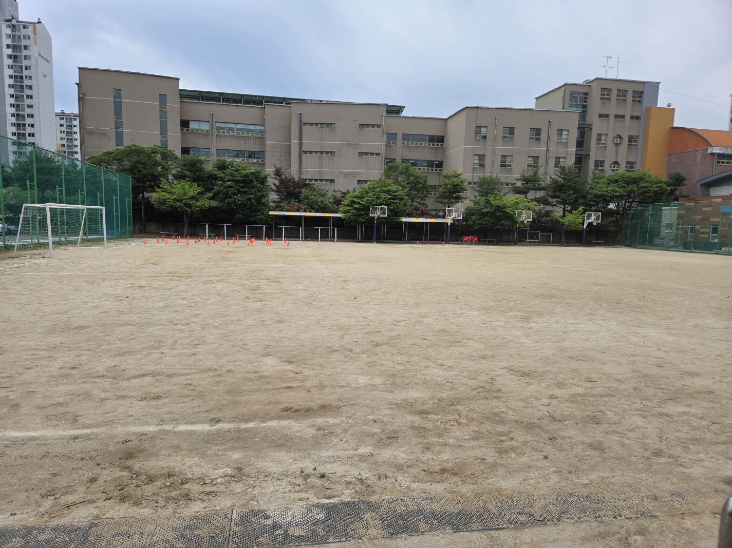 서경중학교 운동장 1