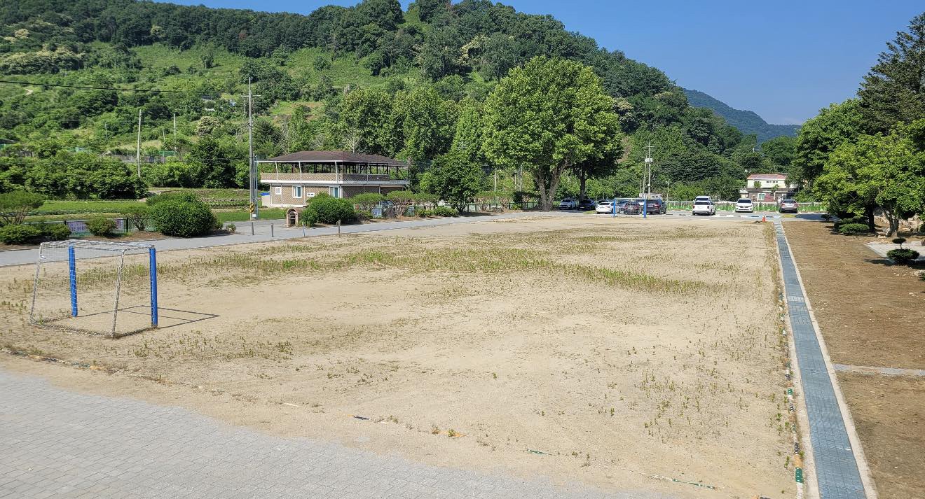 동이초등학교 우산분교 운동장 1