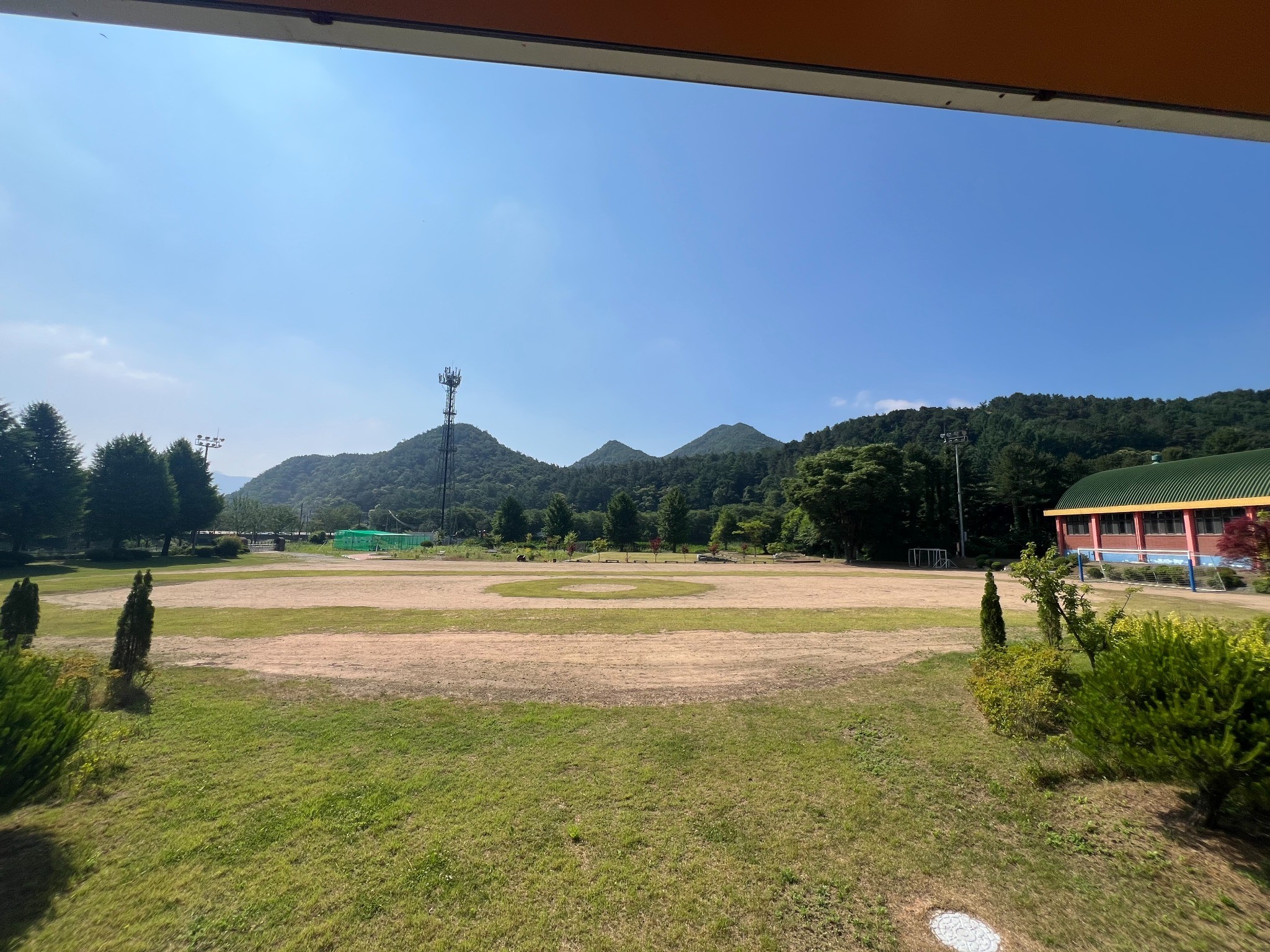 청천중학교 운동장 1